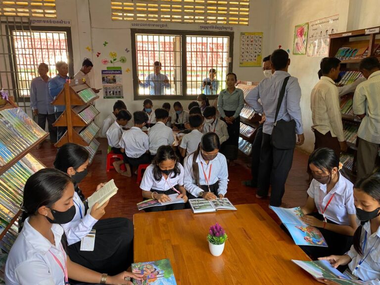 SIPAR Cambodia Opens a Library in Kampong Chhnang